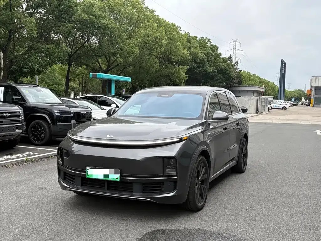 Li Auto L8