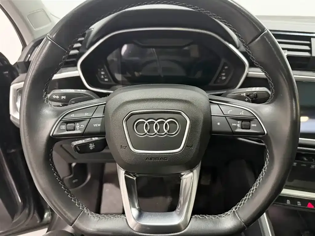 Audi Q3 — фото 5