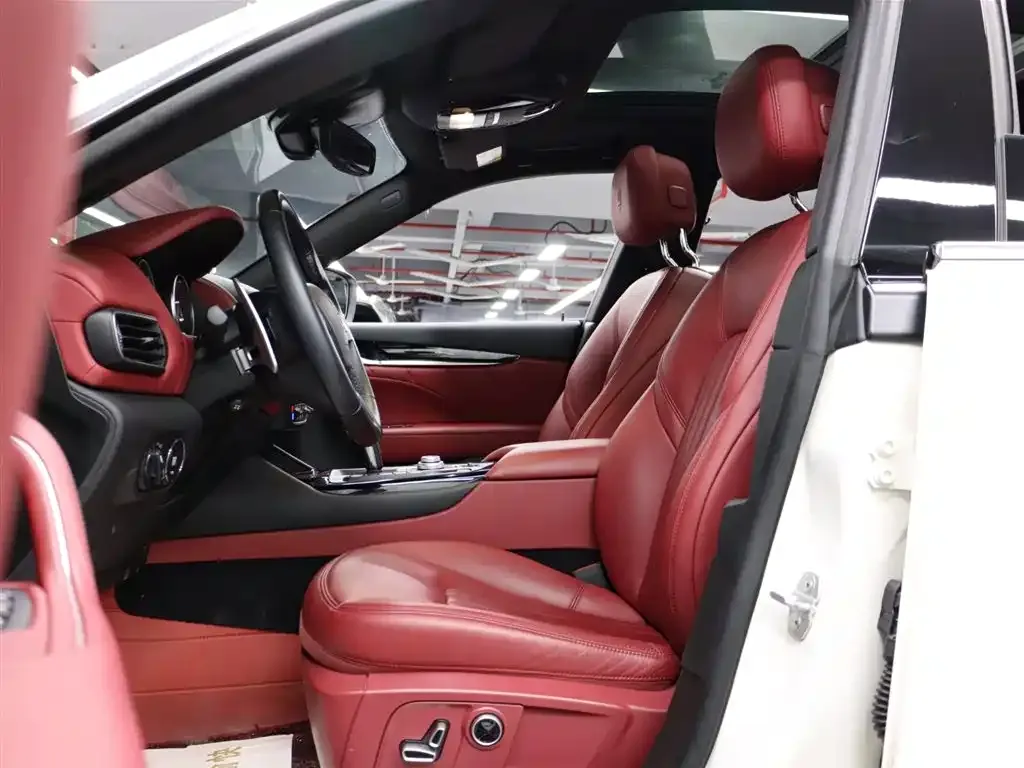 Maserati Levante 2024 из CN, фото 10