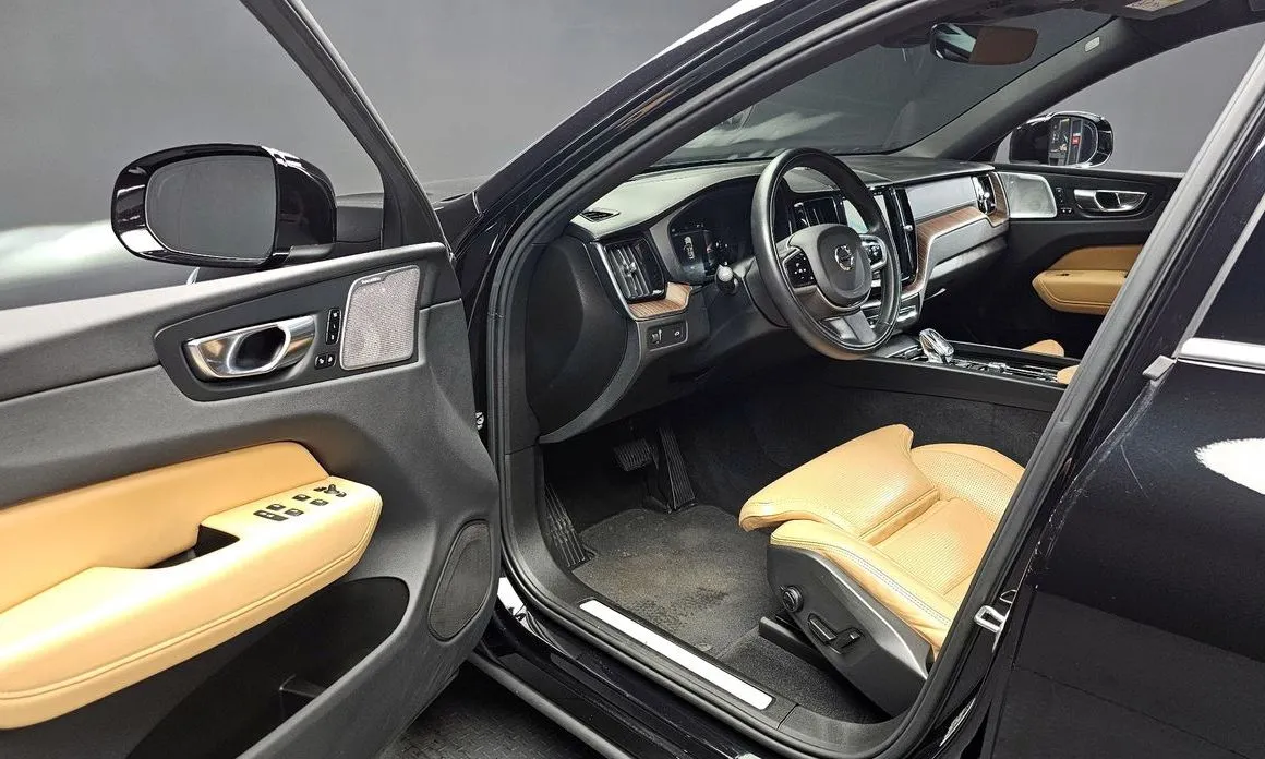 Volvo XC60 2022 из KR, фото 4