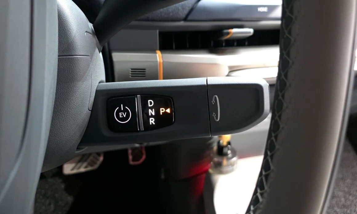 Kia EV3 2025 из KR, фото 2