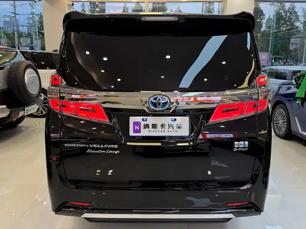 Toyota Vellfire — фото 10