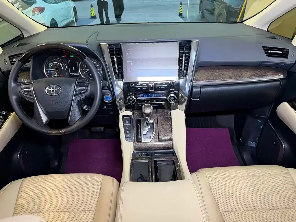 Toyota Vellfire — фото 8