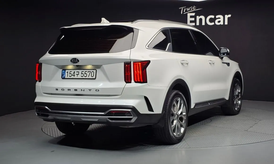 Kia Sorento — фото 9
