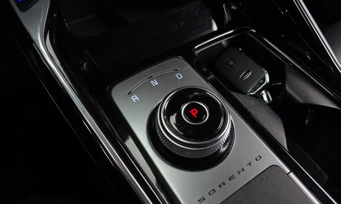 Kia Sorento — фото 5