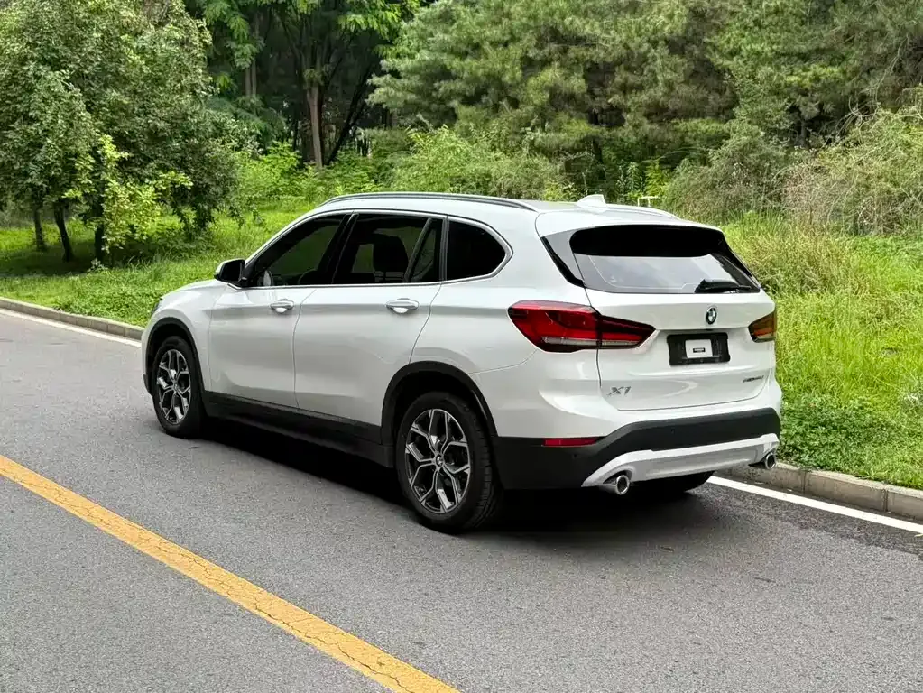BMW X1 — фото 9