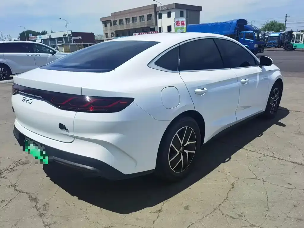 BYD Qin L — фото 9