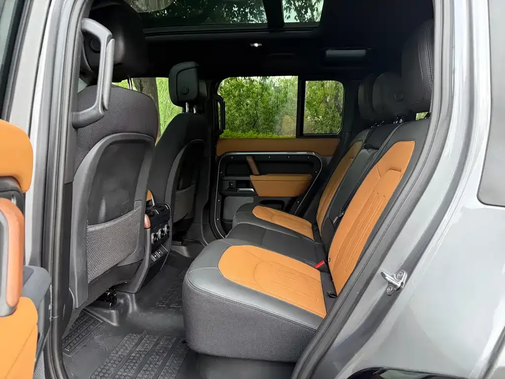 Land Rover Defender — фото 10