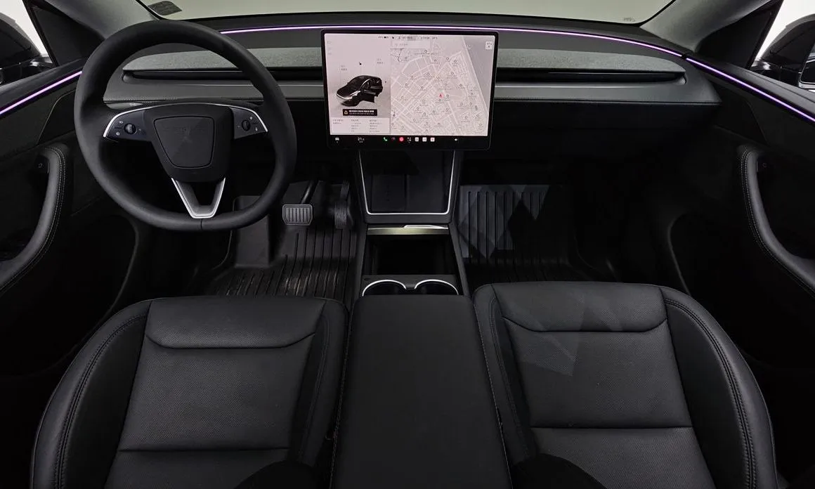 Tesla Model Y — фото 8