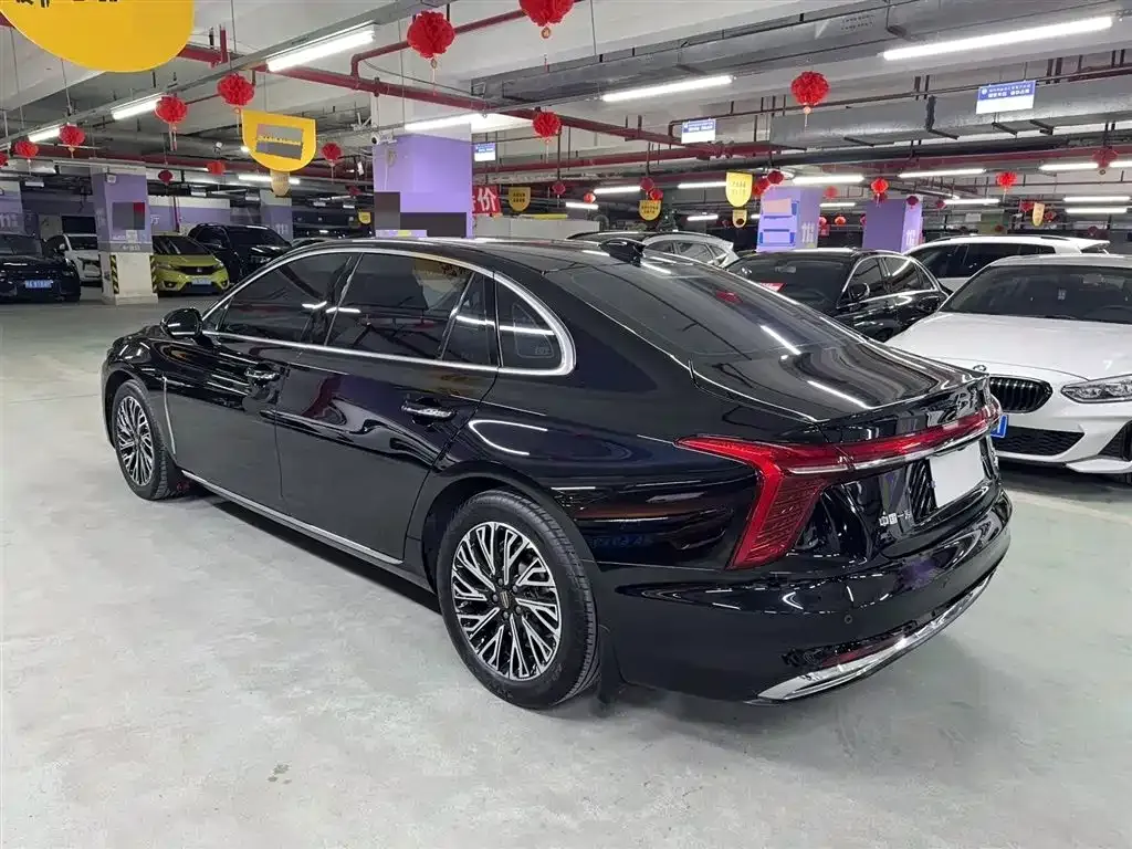 Hongqi H5 — фото 2