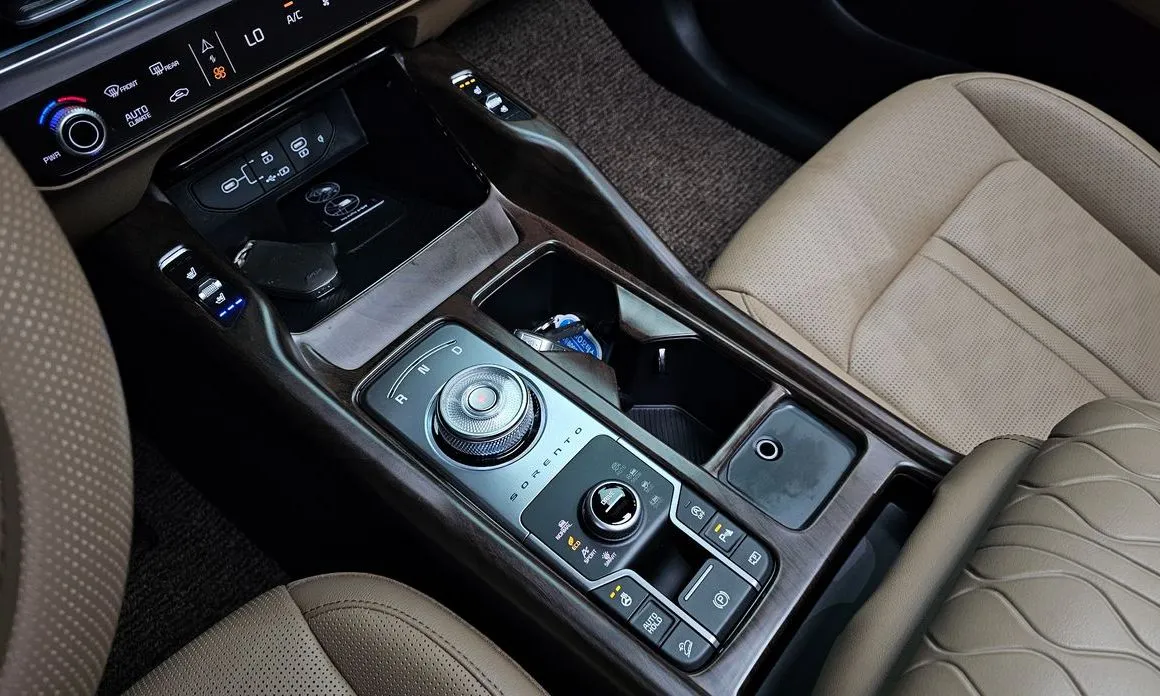 Kia Sorento — фото 10