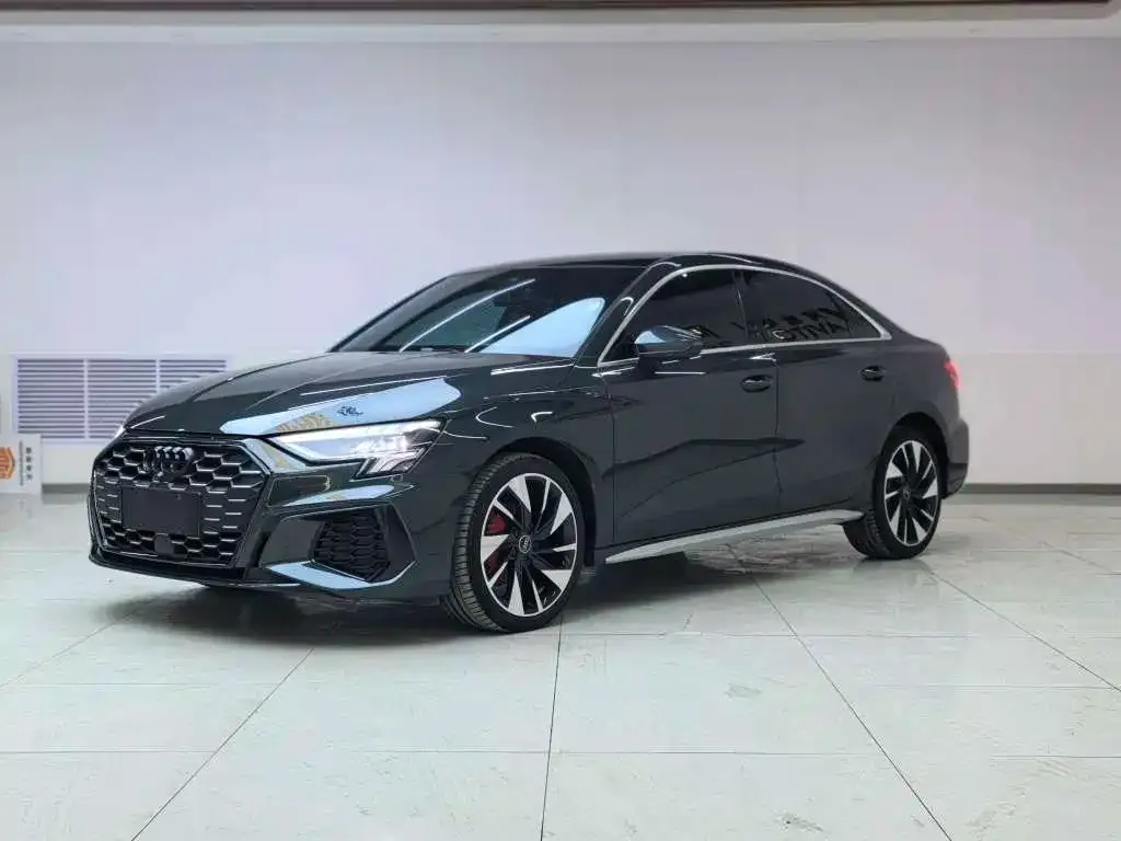Audi A3 2023 из CN, фото 1
