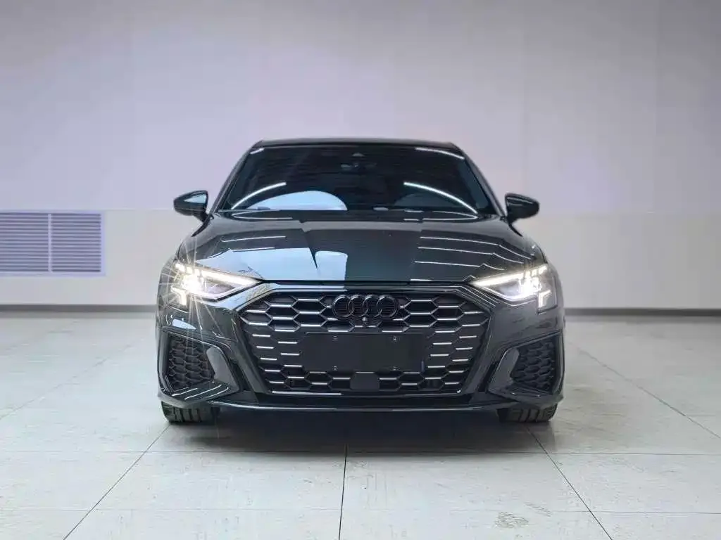 Audi A3 2023 из CN, фото 2