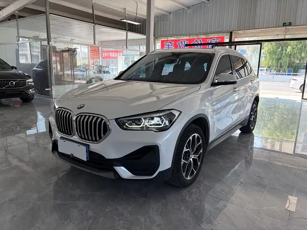 BMW X1 — фото 1