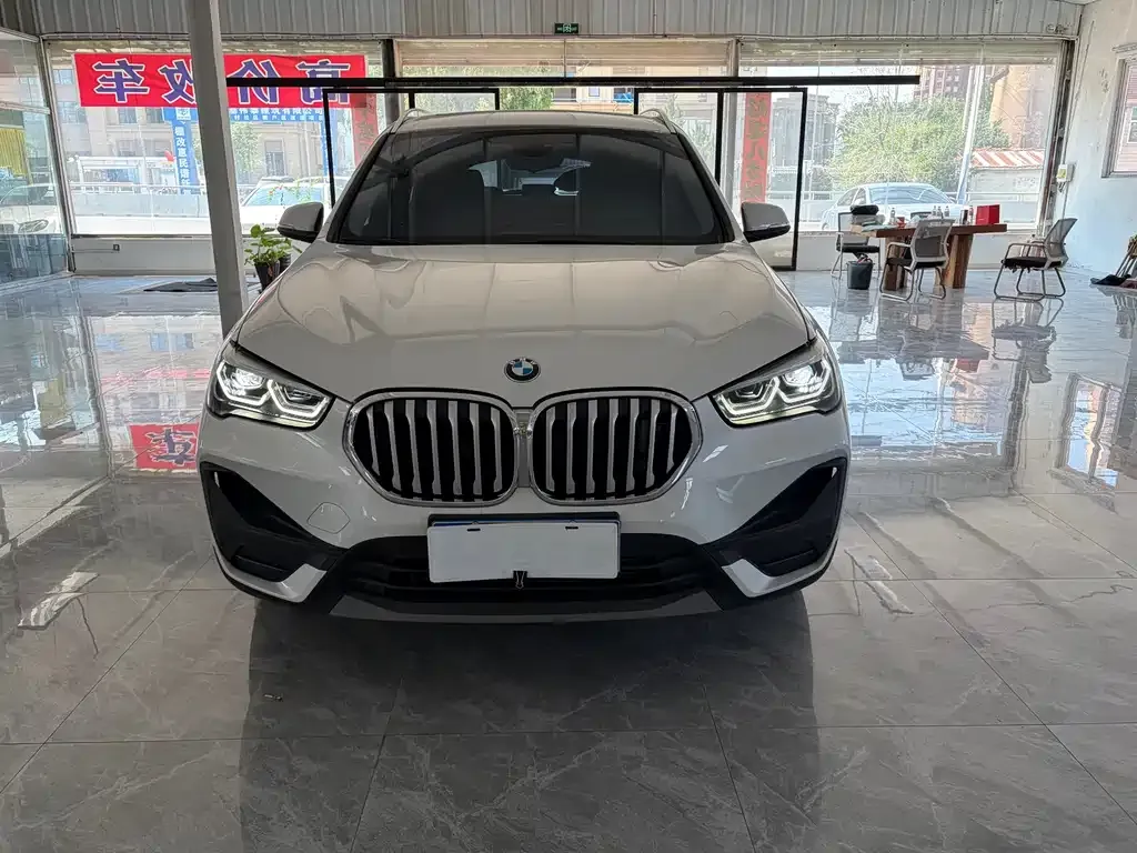 BMW X1 — фото 10
