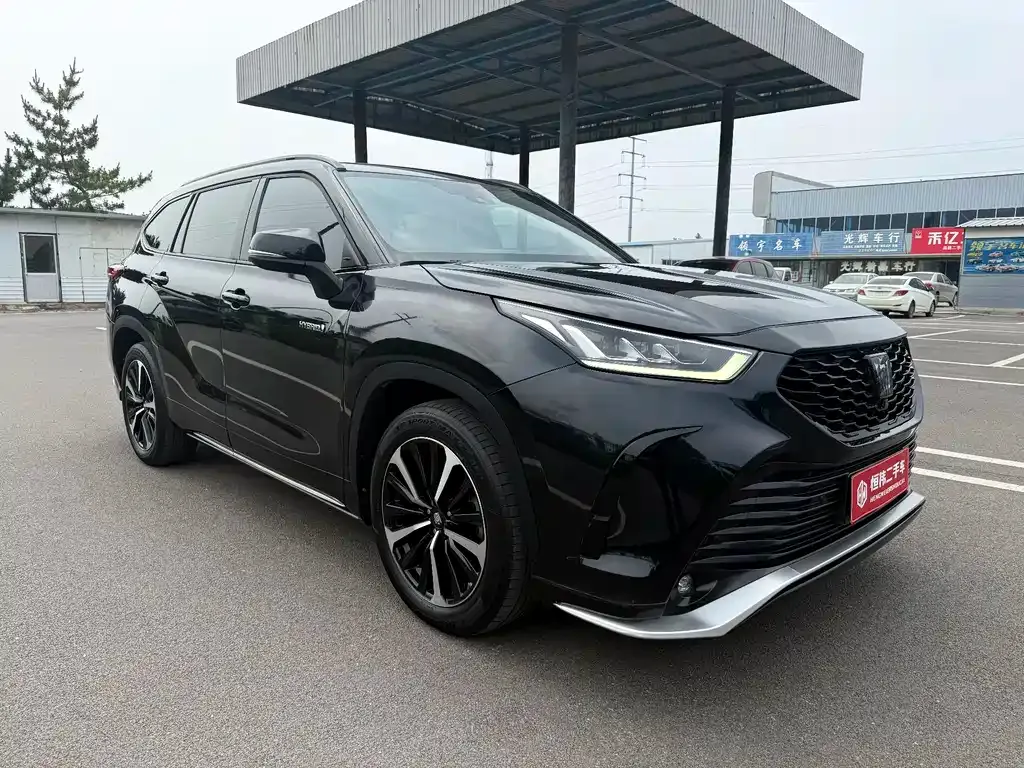 Toyota Crown Kluger 2023 из CN, фото 10