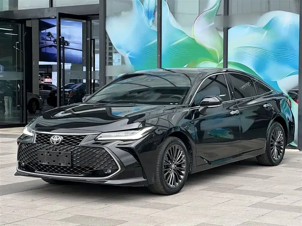 Toyota Avalon — фото 1