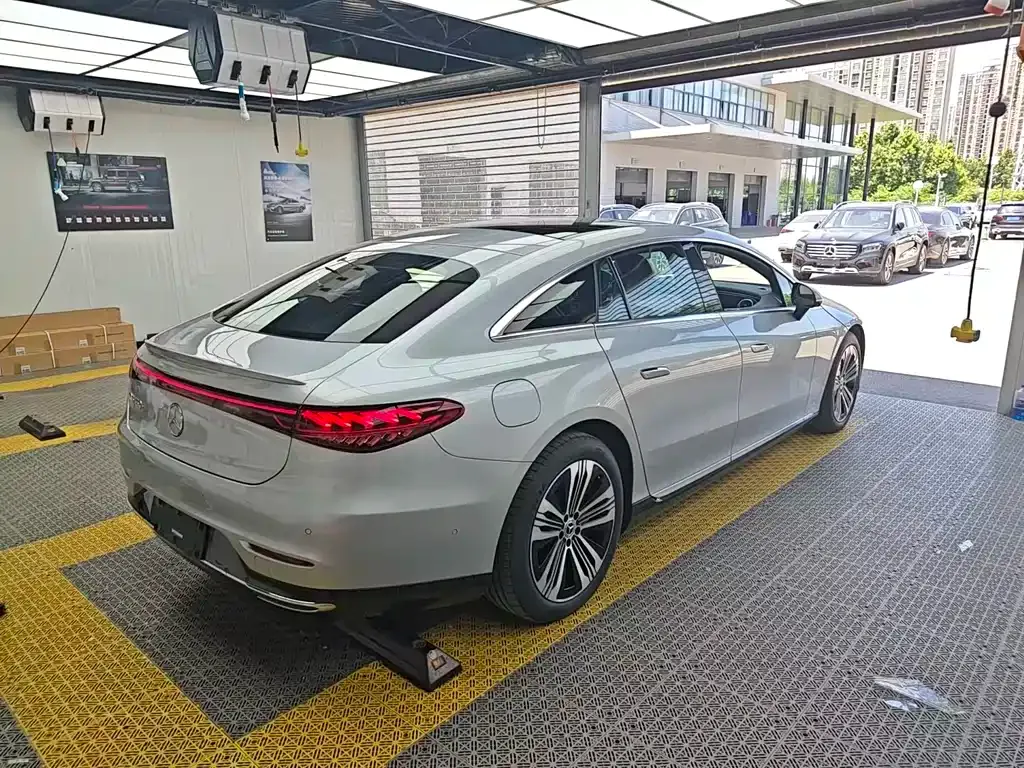 Mercedes-Benz EQS — фото 10