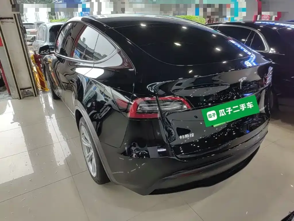 Tesla Model Y — фото 8