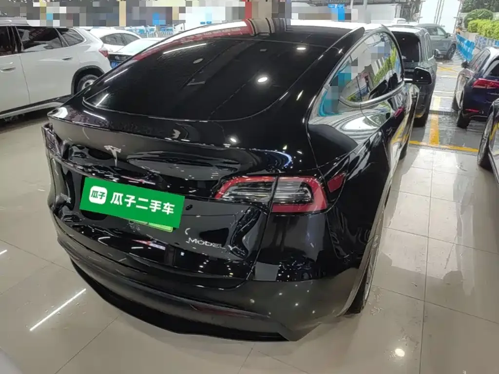 Tesla Model Y — фото 5