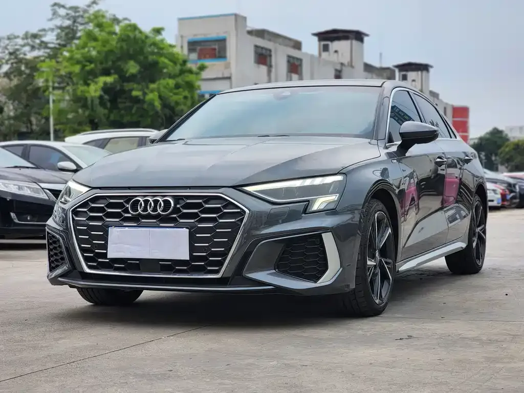 Audi A3 — фото 1