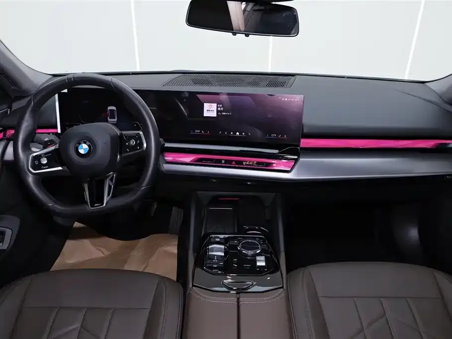 BMW 5 Series — фото 1