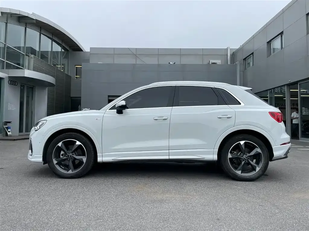 Audi Q3 — фото 6