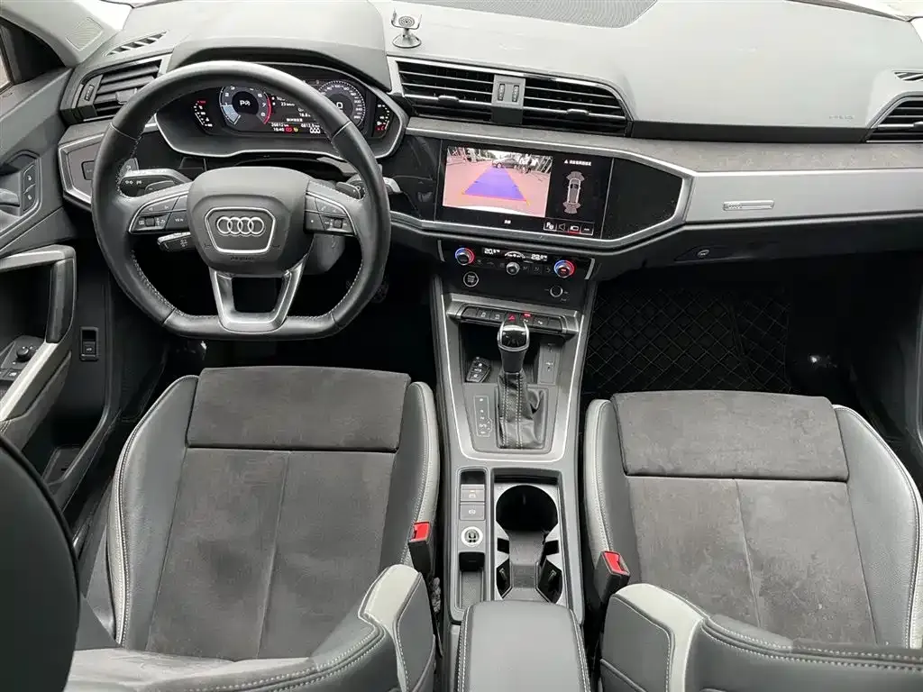 Audi Q3 — фото 10