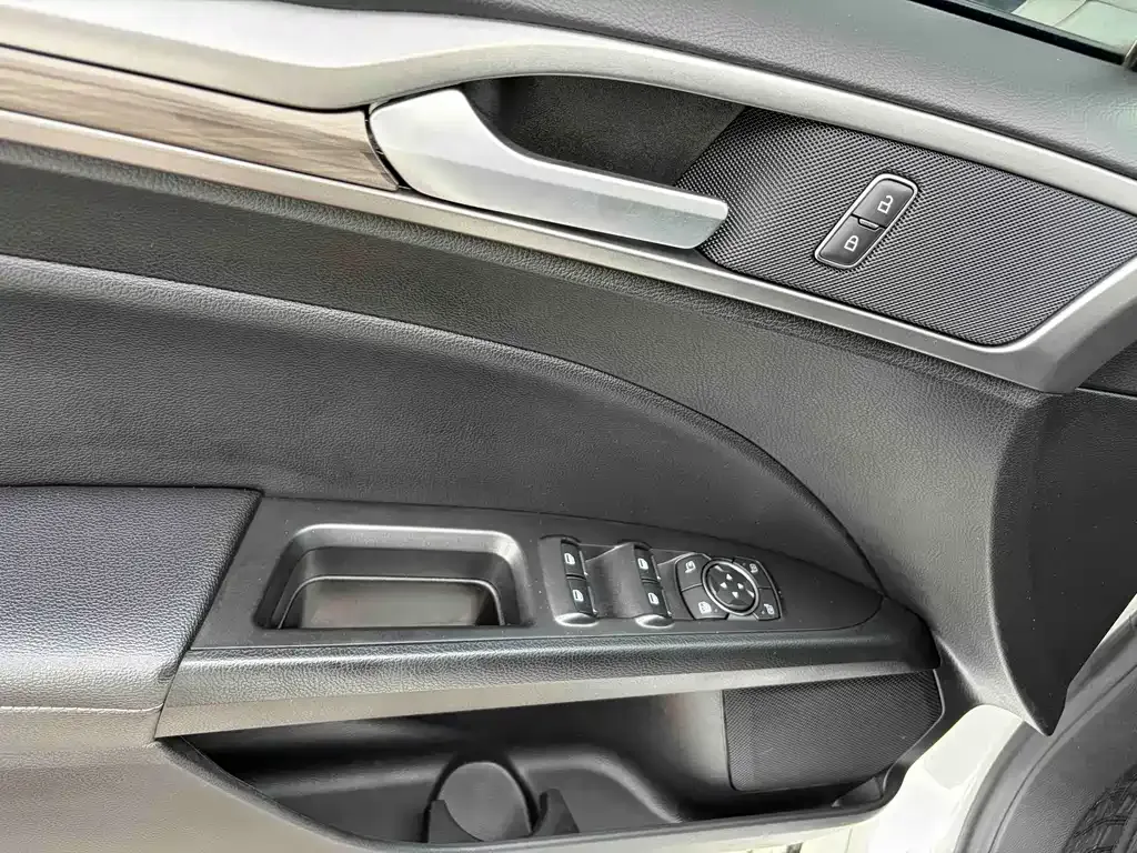 Ford Mondeo — фото 10