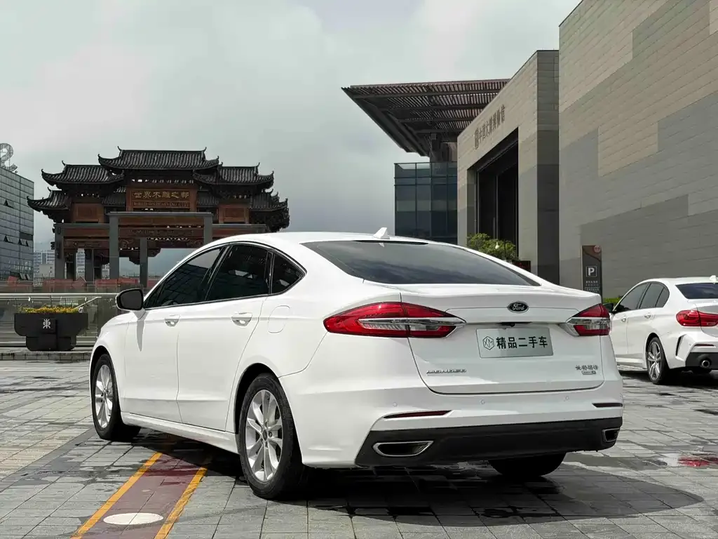 Ford Mondeo — фото 7
