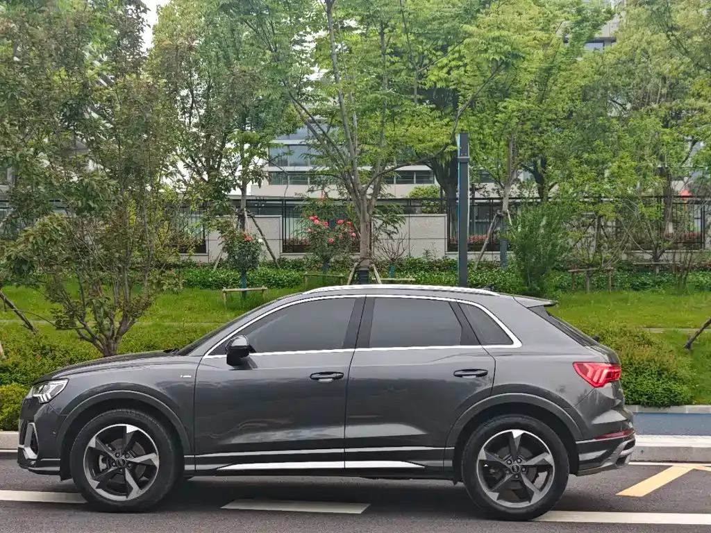 Audi Q3 — фото 10