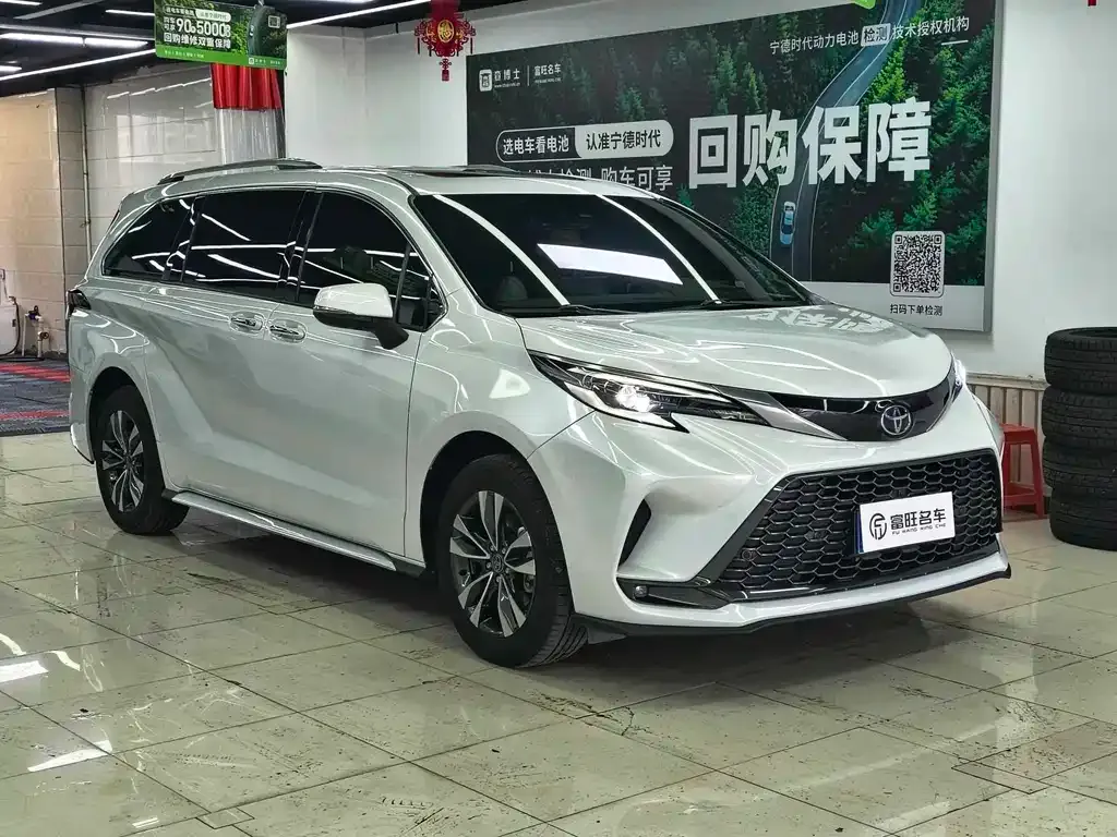 Toyota Granvia — фото 4