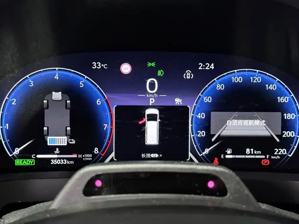 Toyota Alphard — фото 2