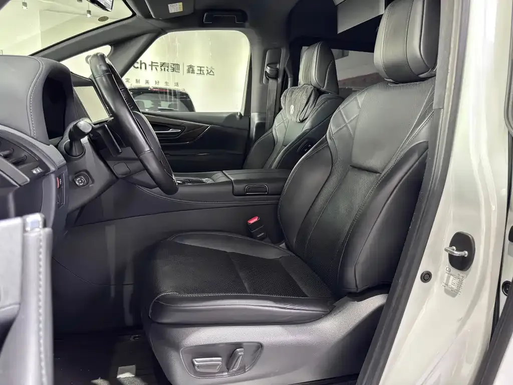 Toyota Alphard — фото 9