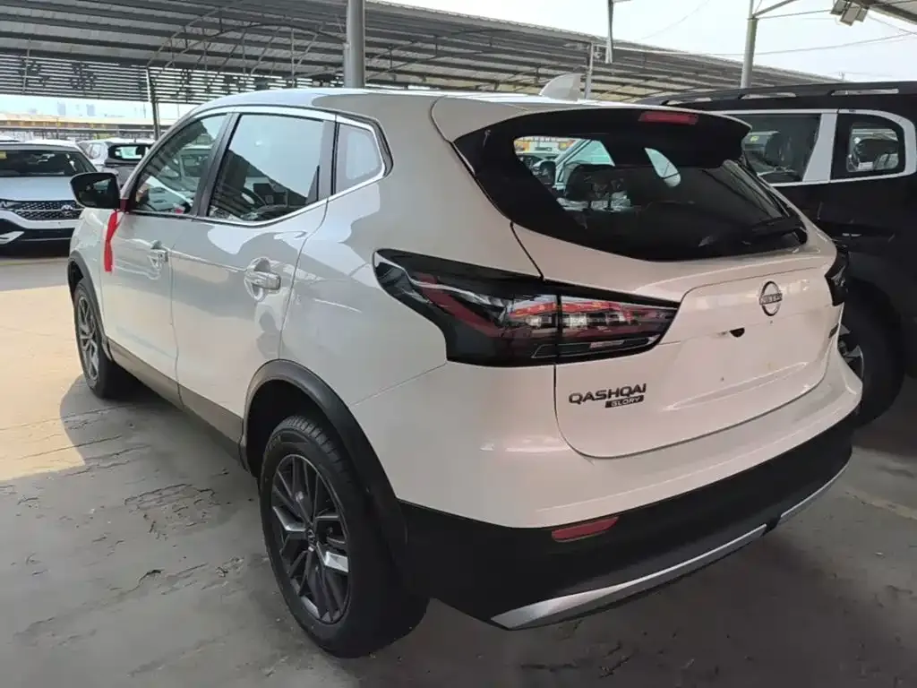 Nissan Qashqai — фото 9