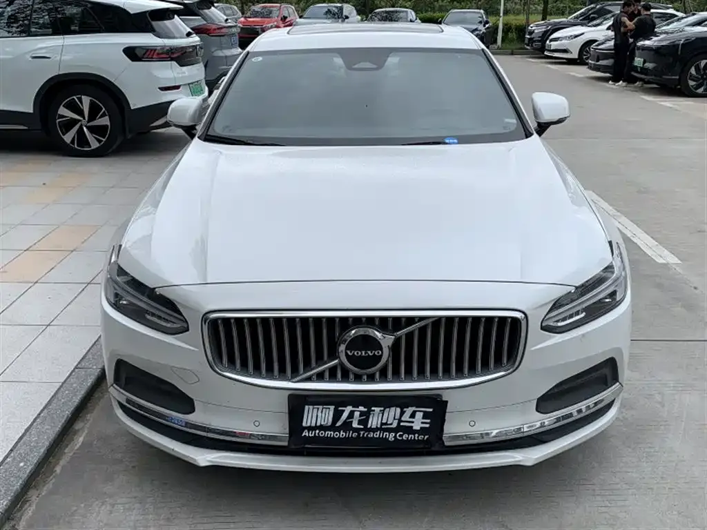 Volvo S90 2024 из CN, фото 5