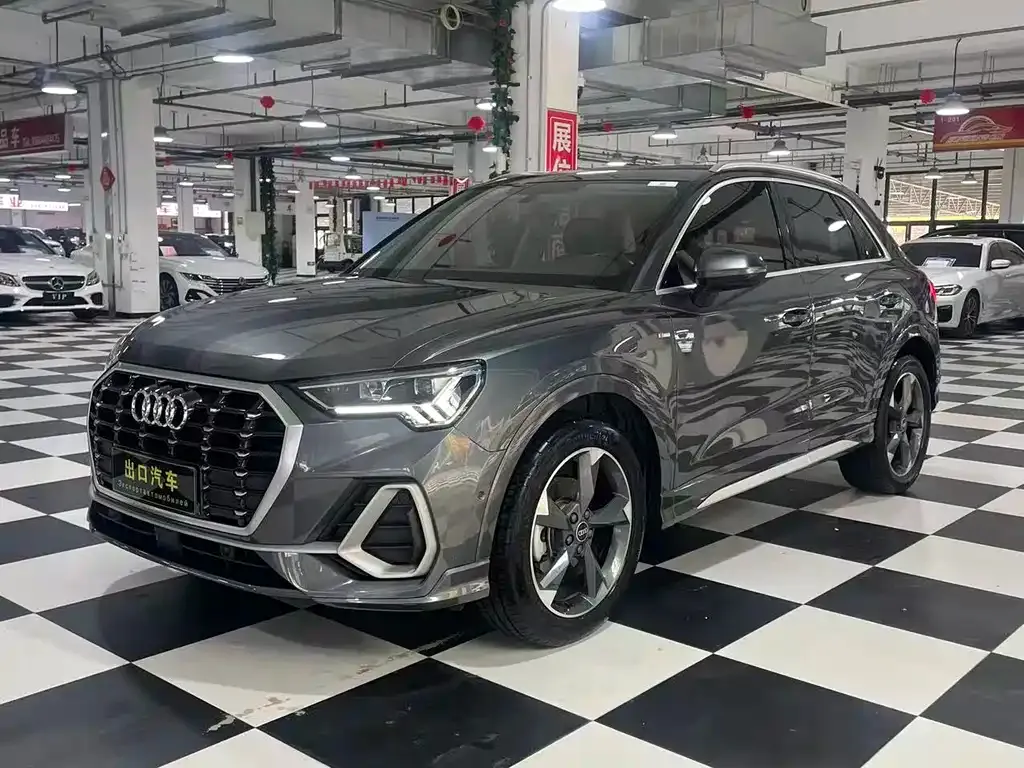 Audi Q3 — фото 1