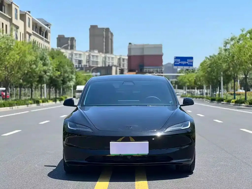 Tesla Model 3 — фото 2