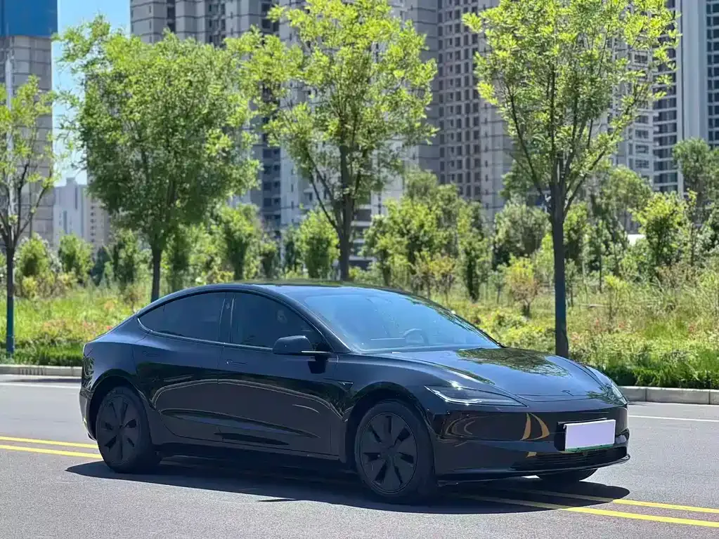 Tesla Model 3 — фото 3