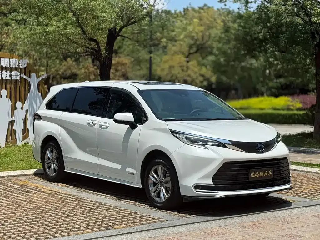 Toyota Sienna 2023 из CN, фото 7