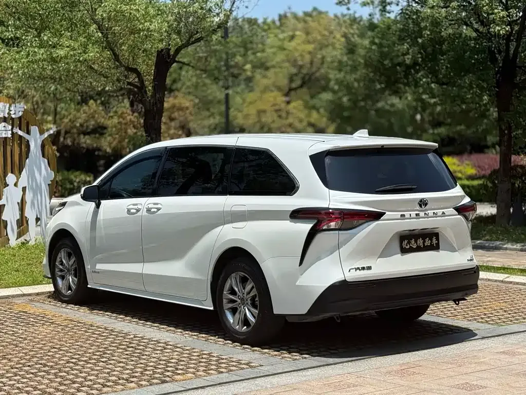 Toyota Sienna 2023 из CN, фото 9