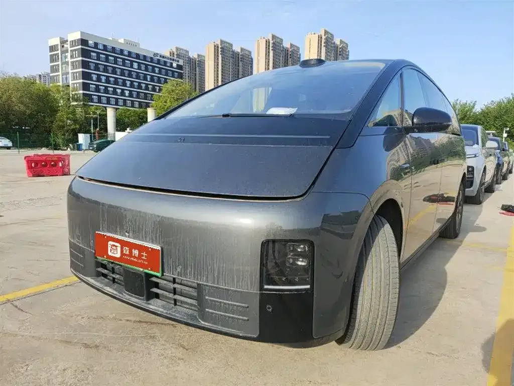 Li Auto MEGA — фото 1