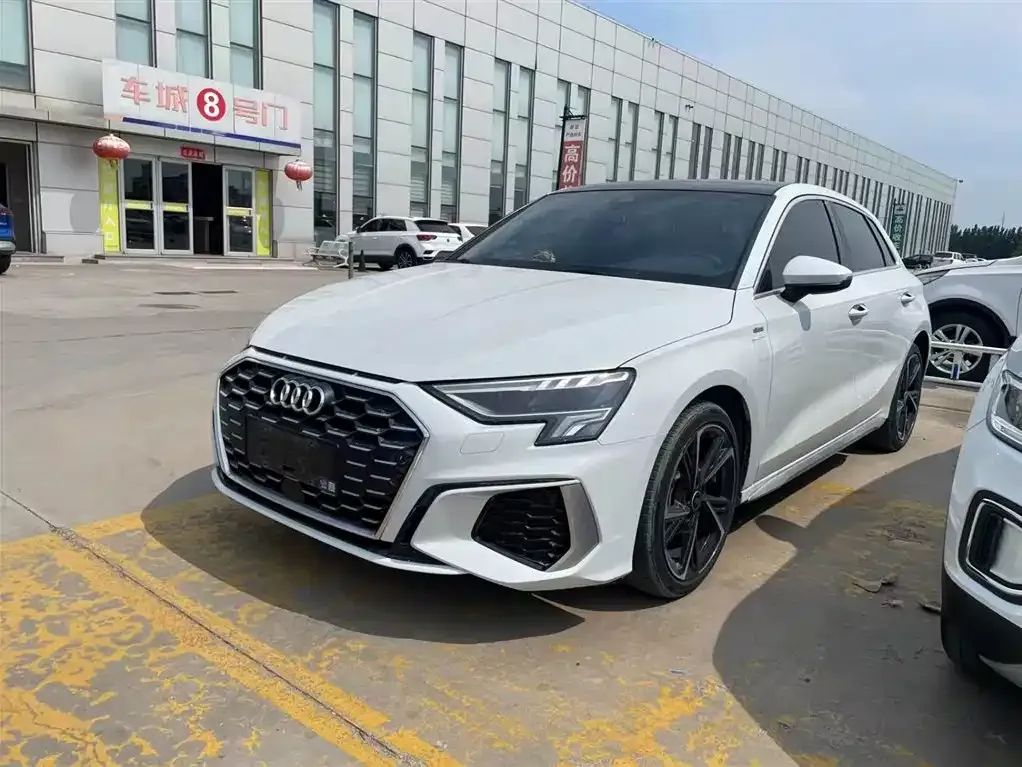 Audi A3 — фото 1