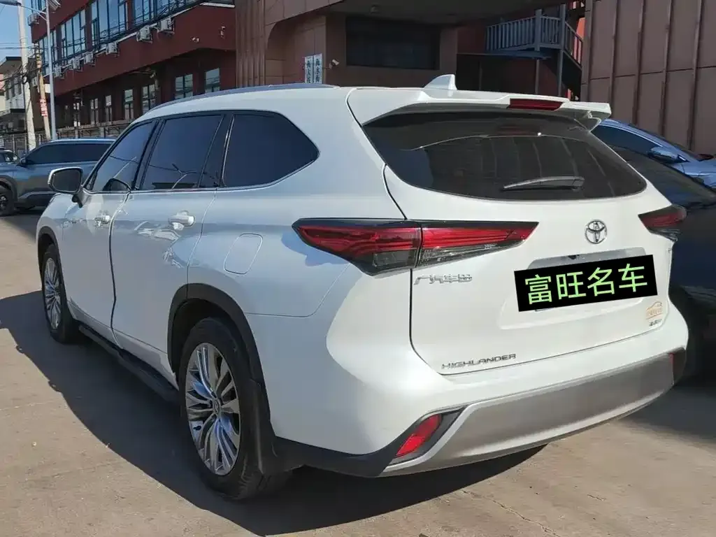 Toyota Highlander — фото 10