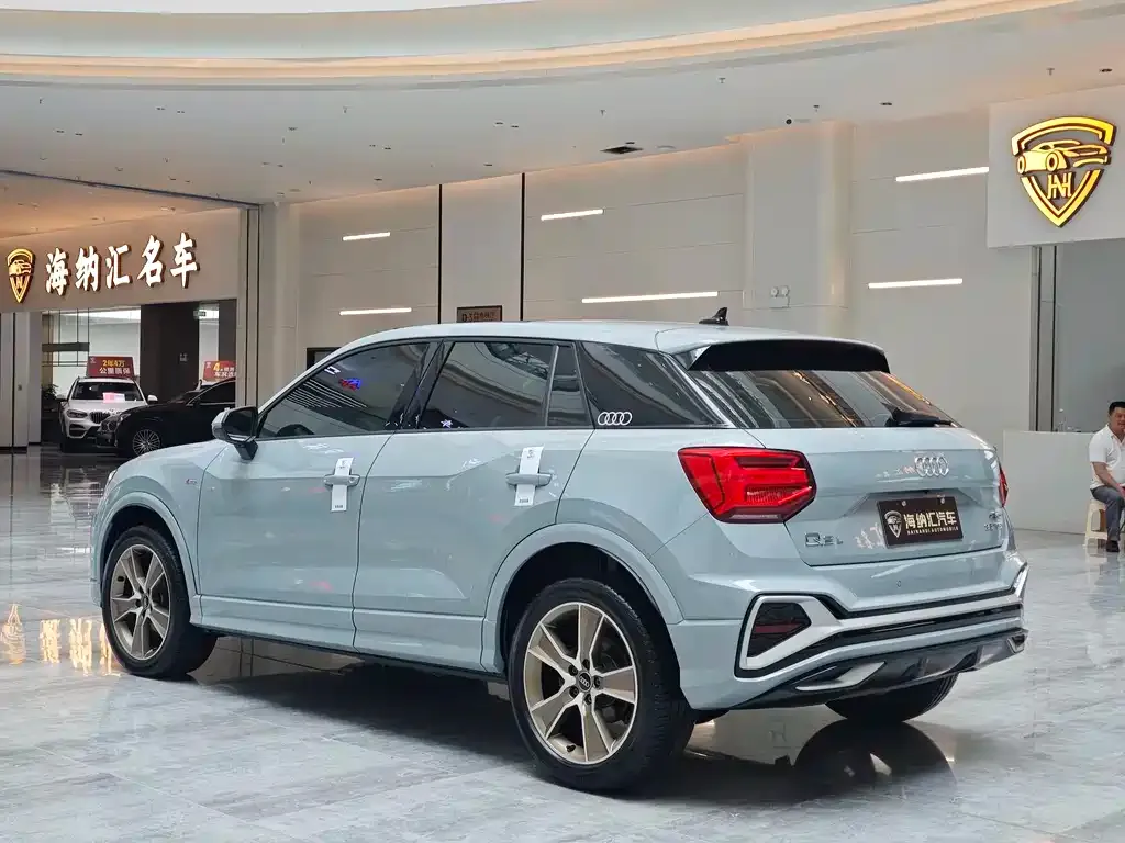 Audi Q2L — фото 5
