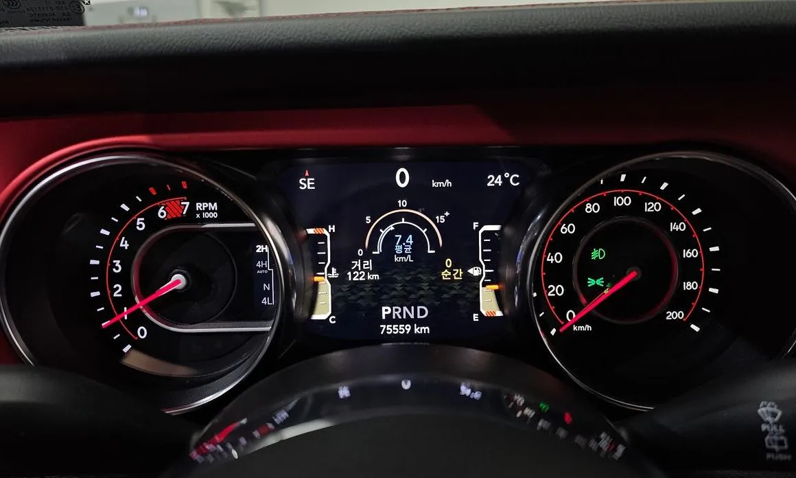 Jeep Wrangler 2021 из KR, фото 9