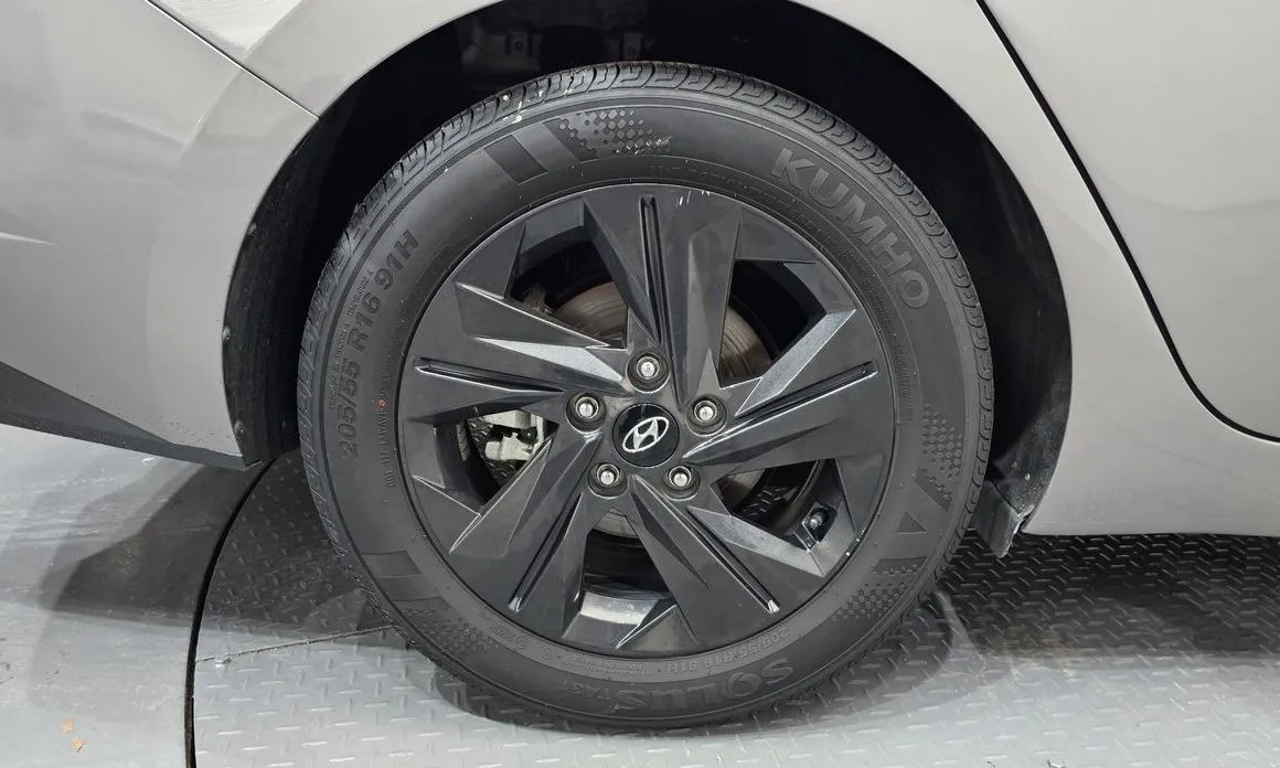Hyundai AVANTE 2023 из KR, фото 9