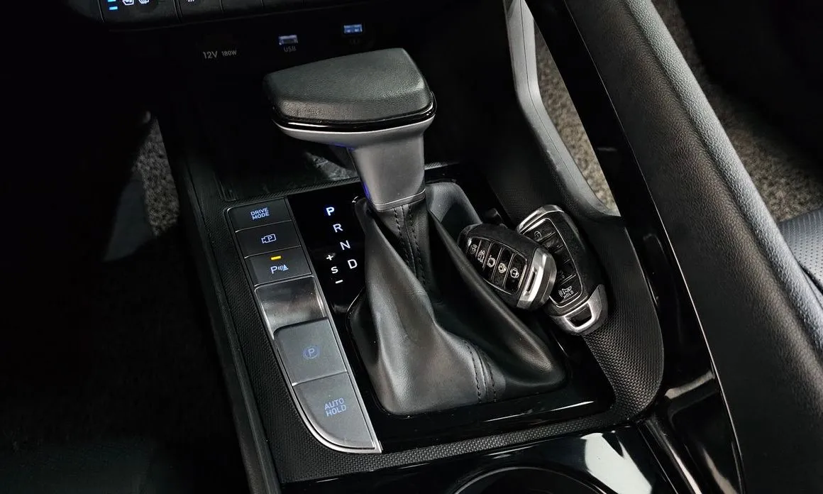 Hyundai AVANTE 2023 из KR, фото 5
