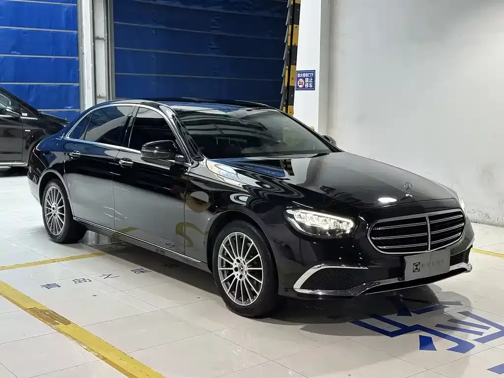 Mercedes-Benz E-Class — фото 10