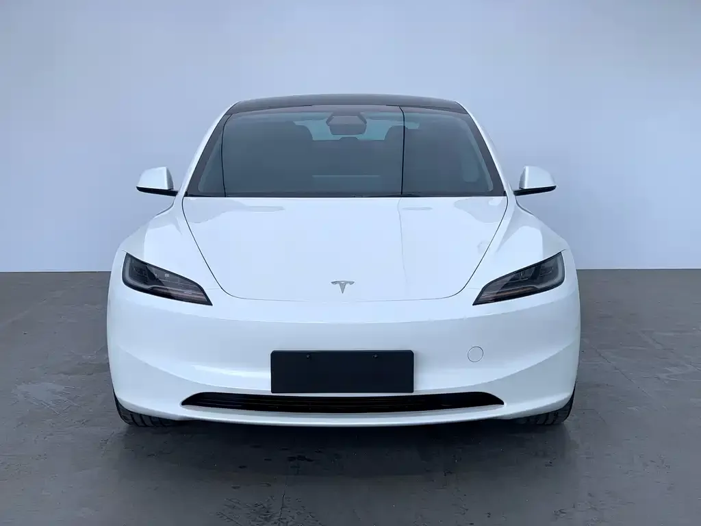 Tesla Model 3 — фото 10